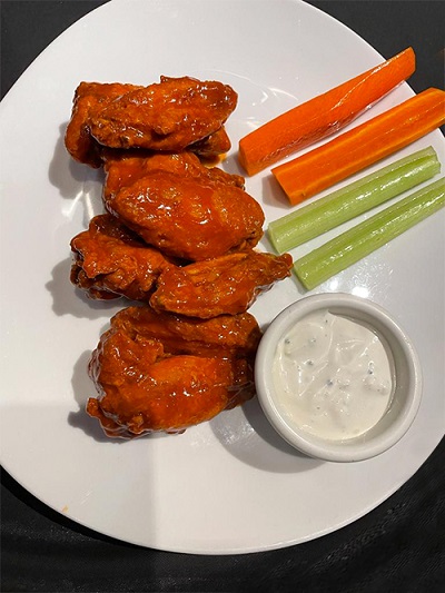 Buffalo wings with buffalo sauce